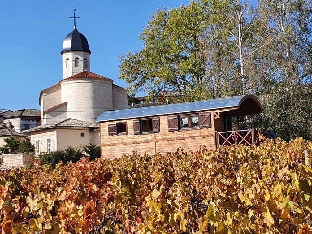 Roulotte Et Gite De Chiroubles Exterior foto