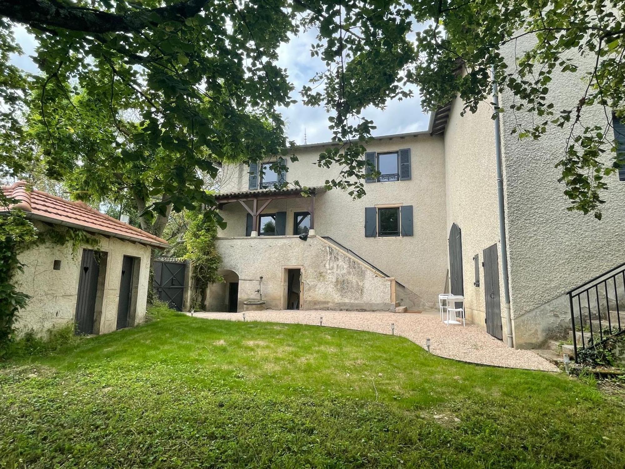 Roulotte Et Gite De Chiroubles Exterior foto